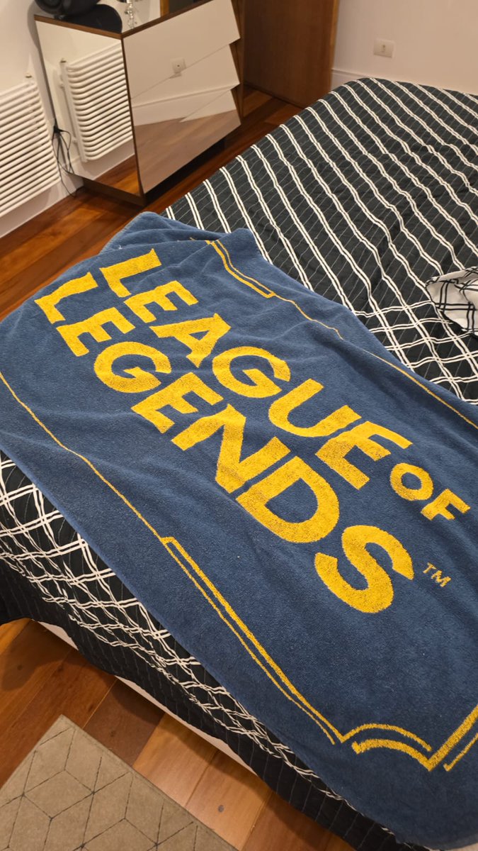 Olha onde que o <a href="/TheDarknessPGDM/">TheDarkness</a> quer que eu durma! Isso é um absurdo, uma afronta aos bons costumes!