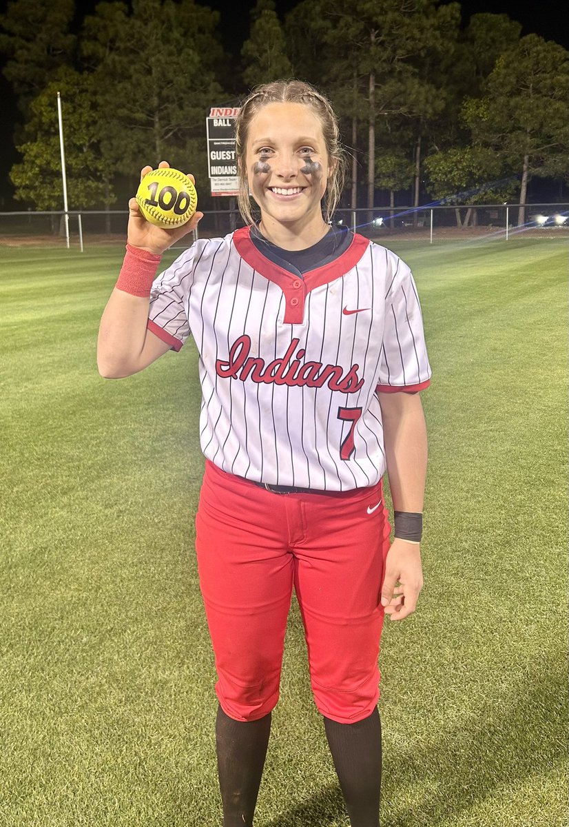 carleymelton26's tweet photo. Hit a huge career milestone last night with my 100th hit as a Gilbert Varsity softball player!!! Couldn’t ask for a better support system and team to do it with!! ❤️🤍🖤 @GHSIndiansSB @Org_LLG @LLGPremier18U https://t.co/9XSUk2ZY2y