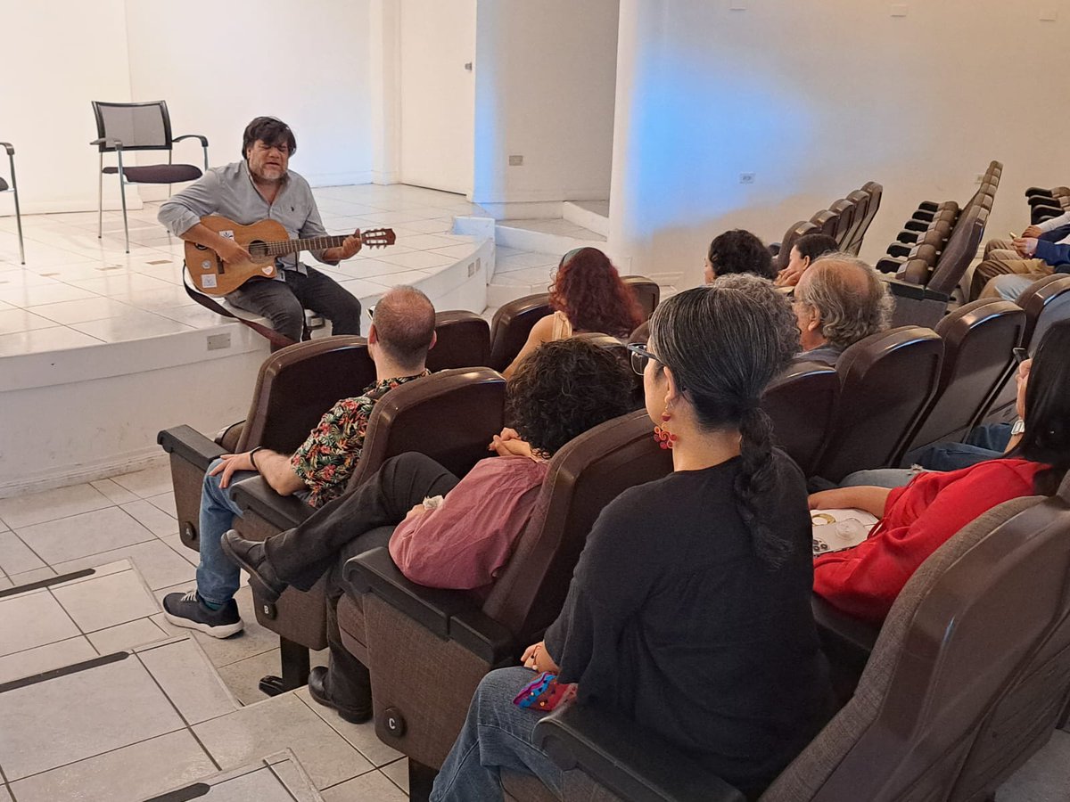 Hem presentat a San José de Costa Rica el documental "El viatge d'Itza", dirigit per <a href="/Neus_Rafols/">Neus Ràfols</a> i finançat pel <a href="/FonsCatala/">FonsCatalàCooperació</a>, on han assistit persones exiliades de #Nicaragua. L'acte ha inclòs un diàleg amb Mónica Baltodano i una actuació musical de Mario Ruiz.