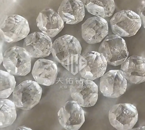 Cassie1673204's tweet image. Hpht rough diamonds
JCBDIAMOND are usually hexahedral, octahedral or polyhedral, and have a regular crystal form, whereas CVD rough diamonds are often plate-like or flake-like, and have a relatively flat shape
#HPHT
#HPHTdiamond
📷en.jcbdiamond.com/hpht-diamond-r…