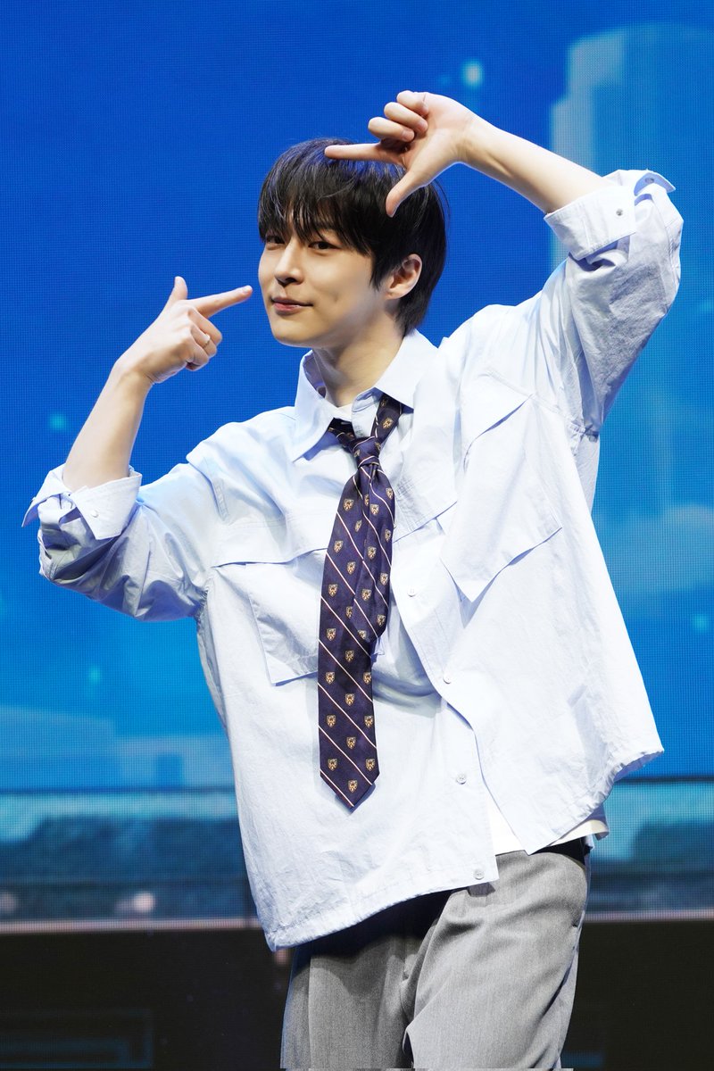 YYentertain's tweet photo. BAE INHYUK 'B's Ground' 팬미팅 현장 Behind Photo

🔗https://t.co/4A482vLLuu

#배인혁 #BaeInhyuk
#BsGround #YYentertainment https://t.co/zuVbuYCjN7