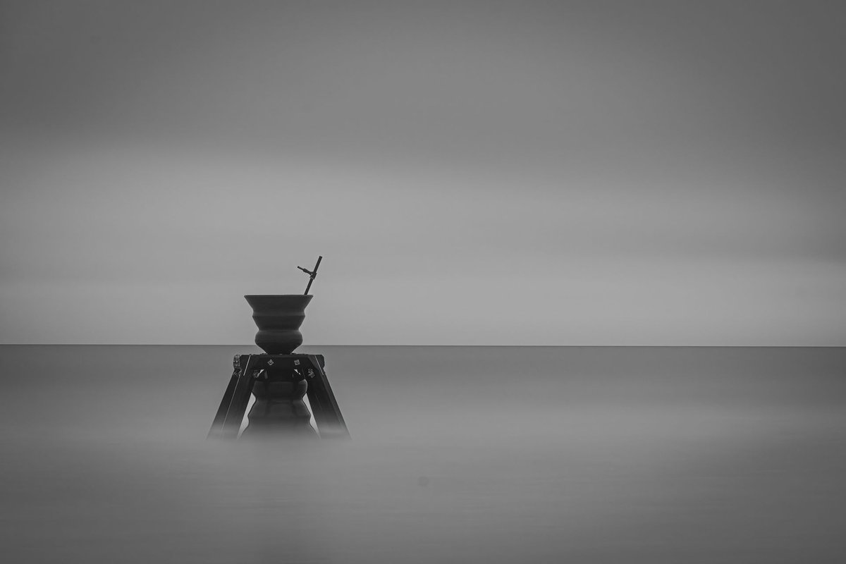 norfolklocal's tweet photo. This bell doesn’t just ring—it speaks. 🔔 The Spirit of Haisbro, rung by the waves of Happisburgh, is a haunting reminder of rising tides &amp; coastal erosion. Made from a tree planted in 1790, it carries centuries of history—and a call to action. 🌊 #CoastalErosion #TideAndTimeBell https://t.co/ZQpqIdhfE3