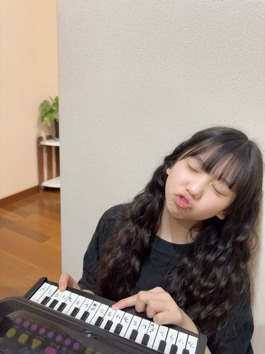今日は、編み込みで学校に行ったから 今、髪の毛ほどいたらヘンデル