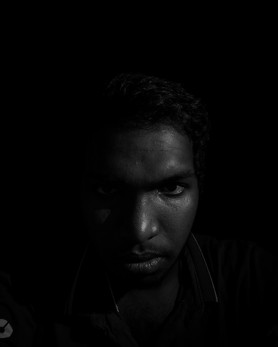 arul_gino_03's tweet photo. “Darkness doesn't scare me. I am the darkness 🦇⚫”
.
.
#dark #darkness #explore #viral #trending #kanyakumari https://t.co/W9ea8cM5NU