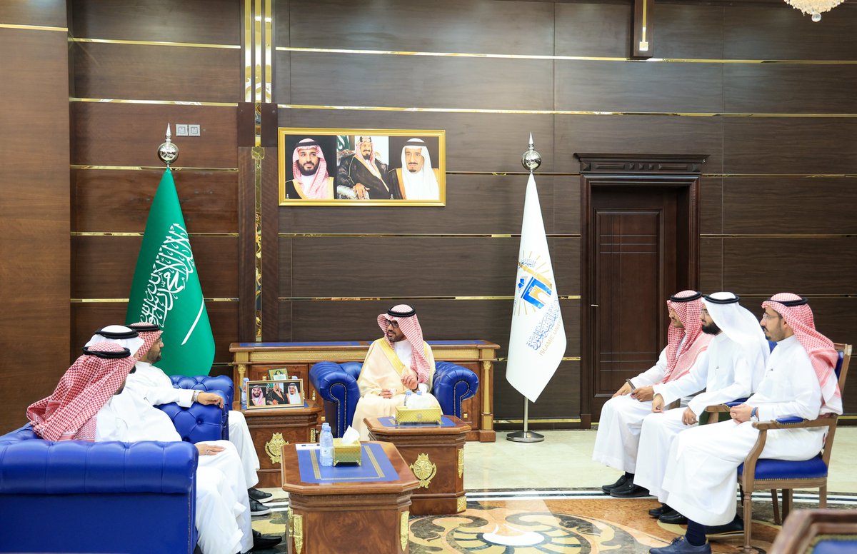 iu_edu's tweet photo. استقبل رئيس ⁧#الجامعة_الإسلامية⁩ د. صالح بن علي العقلا، الرئيس التنفيذي لشركة سمو للاستثمار، د. أحمد بن عبدالوهاب الهاشمي.
جرى خلال اللقاء مناقشة سبل تعزيز التعاون في المجال الاستثماري، وبحث عدد من الموضوعات ذات الاهتمام المشترك. https://t.co/5aBNxMaT2O