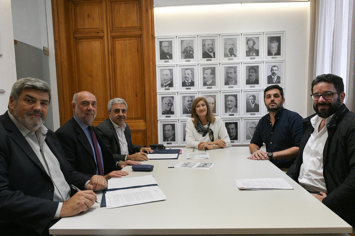 Firmamos un convenio con el Banco Entre Ríos para avanzar en la instalación de una Dependencia Automatizada en el Parque Industrial.

Este nuevo espacio contará con un cajero automático, atención comercial y tecnología de autogestión para facilitar trámites y servicios bancarios.