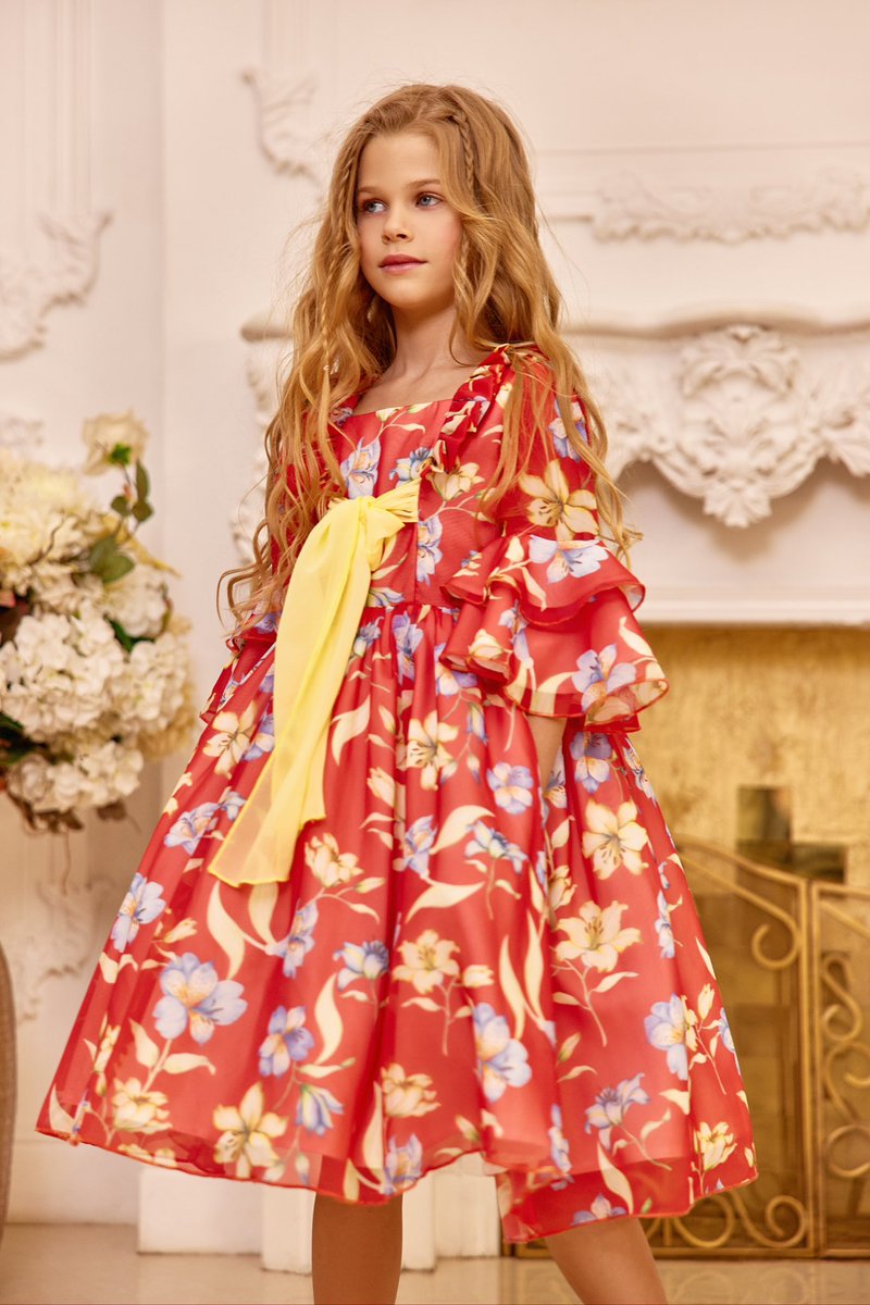 Eirene_Studio's tweet image. Red chiffon dress with yellow bow
#kidsfashion #childrenswear #kidsdresses #eirenestudio