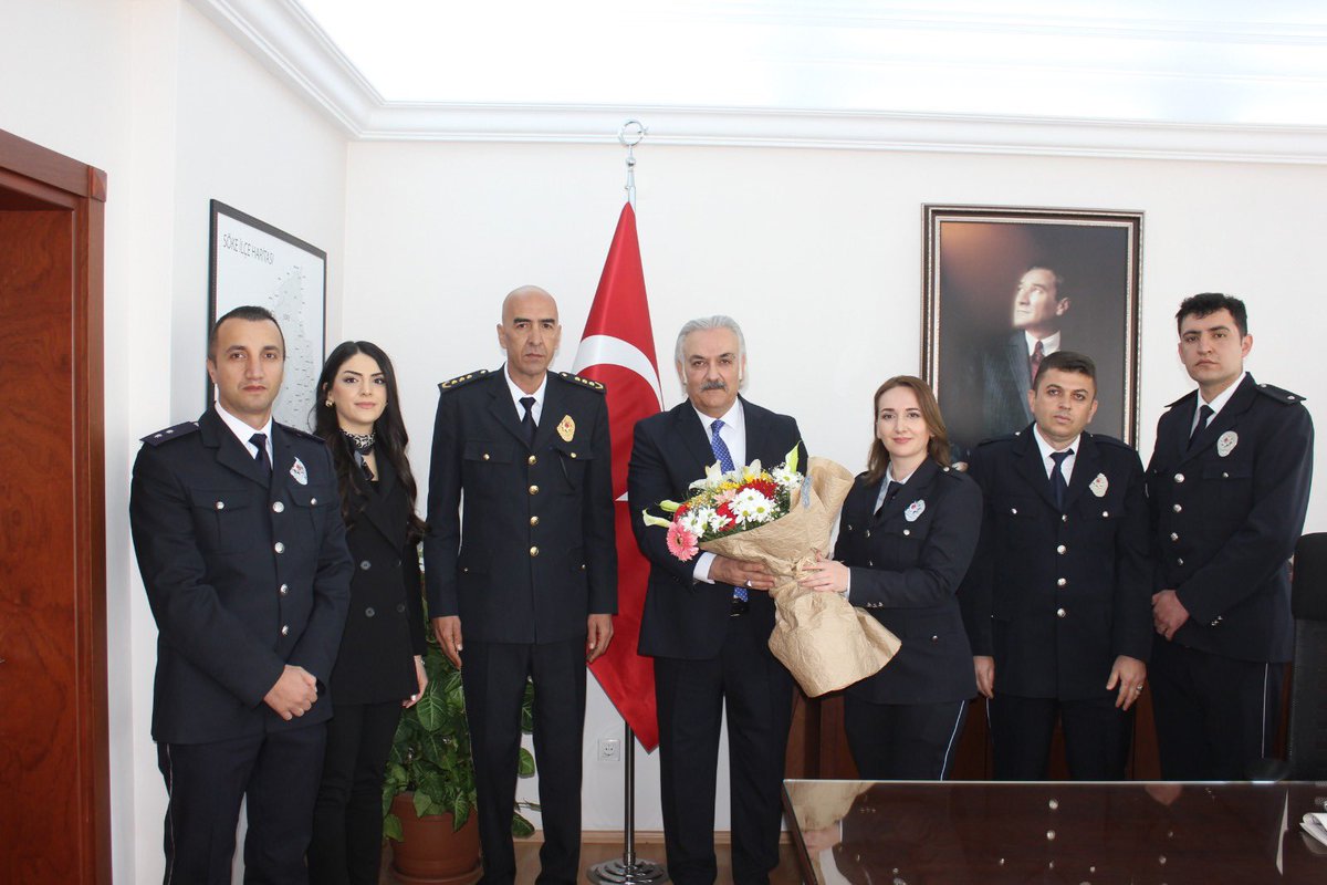 Türk Polis Teşkilatımızın kuruluşunun 180. yıl dönümü ve “Polis Haftası” münasebetiyle İlçe Emniyet Müdürü Sayın Fatih DEMİRALP ve emniyet personelimiz,

Kaymakamımız Sayın <a href="/_AliAkca_/">Ali Akça</a>’ya ziyarette bulundular.