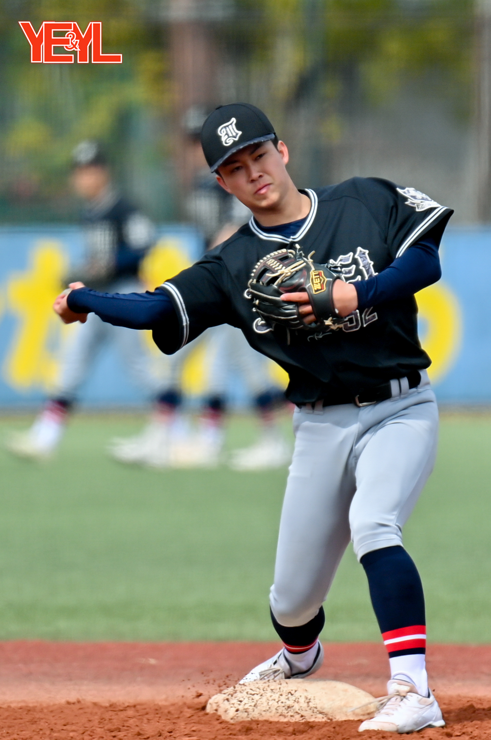 仙台育英高校硬式野球部100周年記念ジッパー付きジャケット ライオンエンブレム 仙台育英が8強入り 夏の甲子園 - 産経ニュース