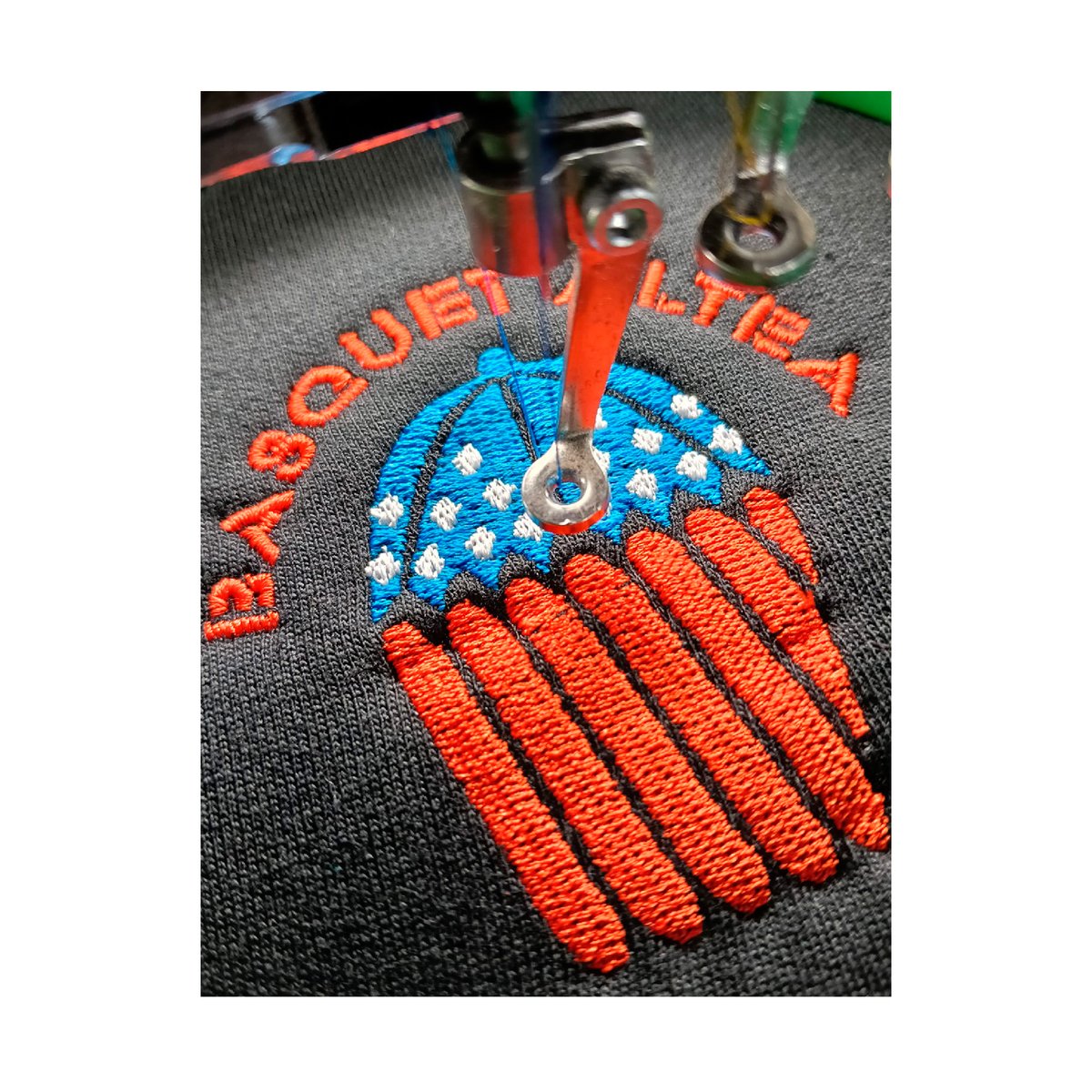 Nos encanta bordar esa pasión que representa a tu club. Porque sabemos que no es "solo un escudo"... ¡es TODO un estilo de vida! 💪🔥

✨ ¿Quieres que tu equipo luzca así de épico?

#Besten10 #BordadosConAlma