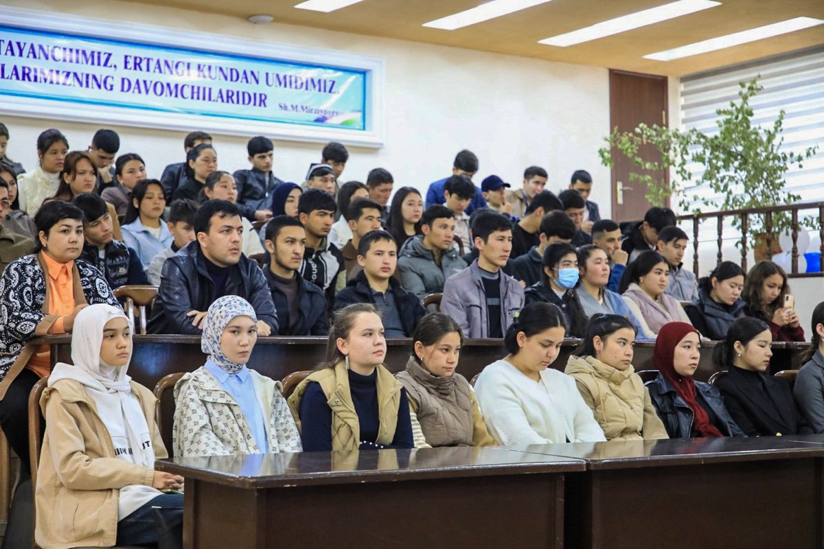 TİKA ve <a href="/TiavTurk/">TİAV (Türk İdari Araştırmalar Vakfı)</a>'dan #Özbekistan’da akademik iş birliği

🖊️Semerkant’ta tanıtılan “Özbekistan: Devlet, Toplum ve Göç” kitabı, 14 akademisyenin katkısıyla hazırlandı.

☑️Saha verilerine dayanan eser, ülkenin toplumsal yapısını çok yönlü biçimde analiz ediyor.