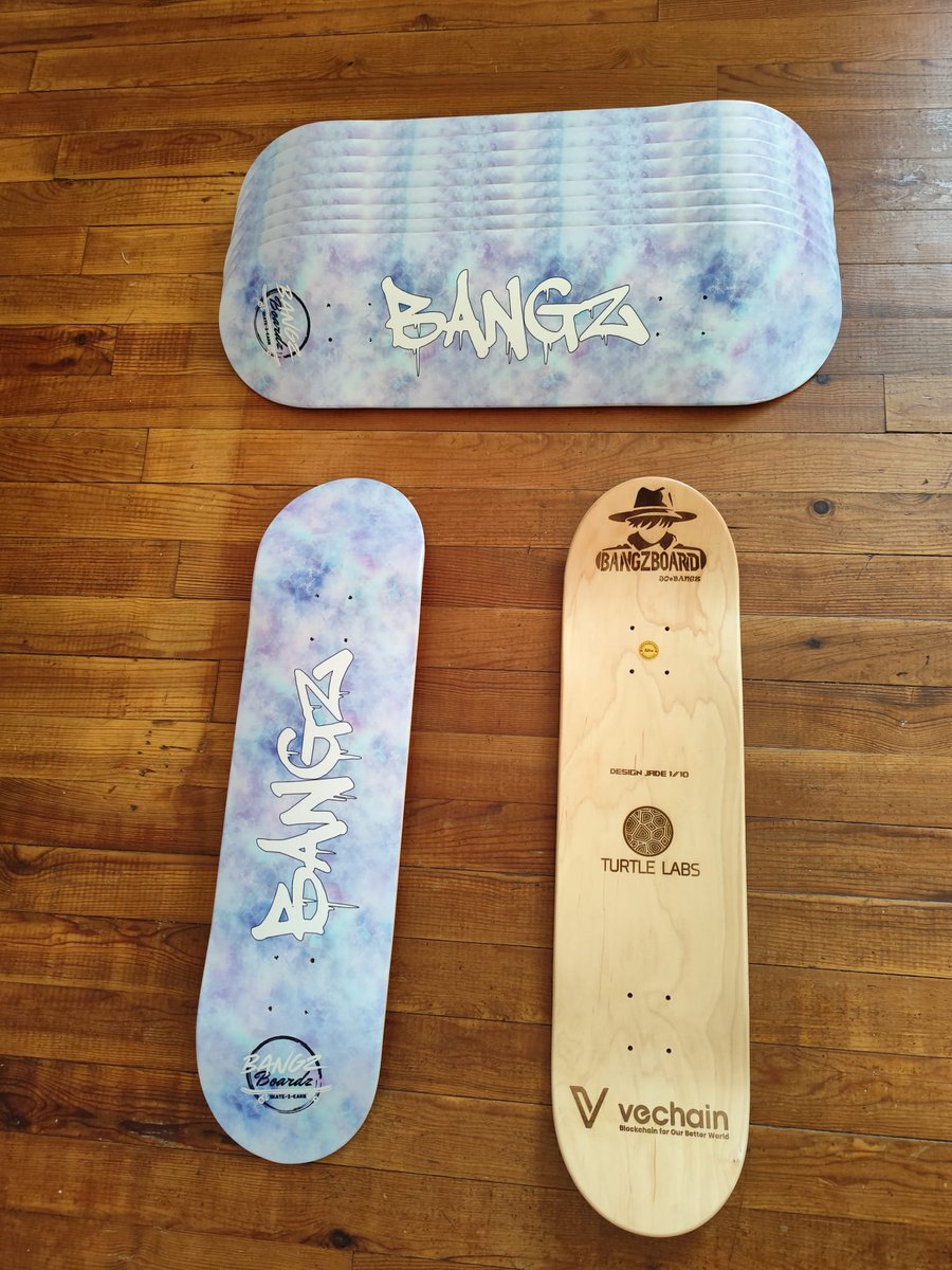 BangzBoard's tweet photo. 🛹BANGZBOARD #Phygital Sk8
💥Model: Design Jade
🤜Size 8.25 inch
💚100% Canadian Maple Wood
🌬Edition: 10/10
👀Bonus #Skate2earn: Rewards X2
#BANGZ $BANGZ #Sk8 #Skateordie
#Vechain $VET #VeFam #RWA
#SQUAD #VNFTs #VeChainHasNFTs #Phygitals https://t.co/YzQkO6VXnd