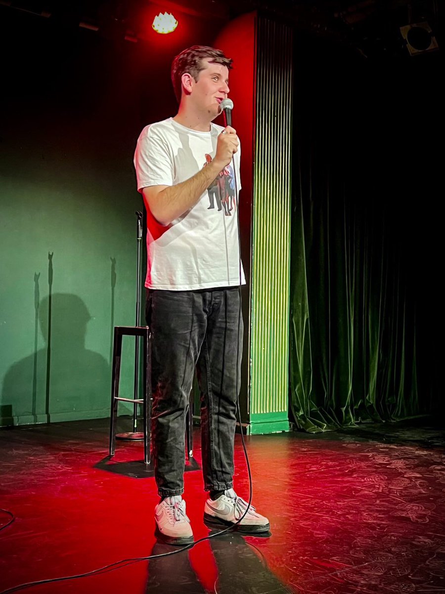 ¡BARCELONA!
Nos vemos el próximo martes 29 a las 20h en el cafè-teatre llantiol. 
Entradas aquí: entradium.com/events/carlos-…