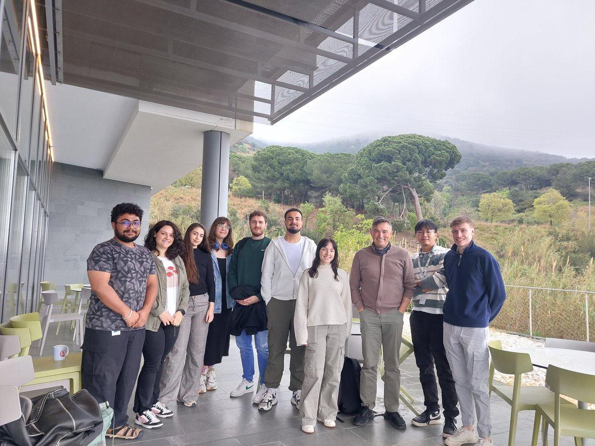 CaPathfinders's tweet image. Today our fellows had an informal breakfast meeting with @MarcusBuschbeck, the Scientific Coordinator.
Inspired by the beautiful nature around @CarrerasIJC, our fellows blend their passion for #bloodcancers research with a love for hiking and the outdoors—next meetup, outside?