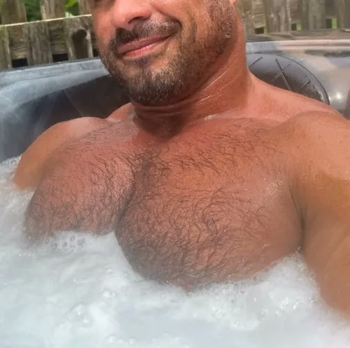 Oh yeaaaa 😏 Nycbeardaddy couldn't resist buying Coffee&amp;Donut ($10) for their favorite dad on Throne. Thanks babe! throne.com/notnattydaddy
