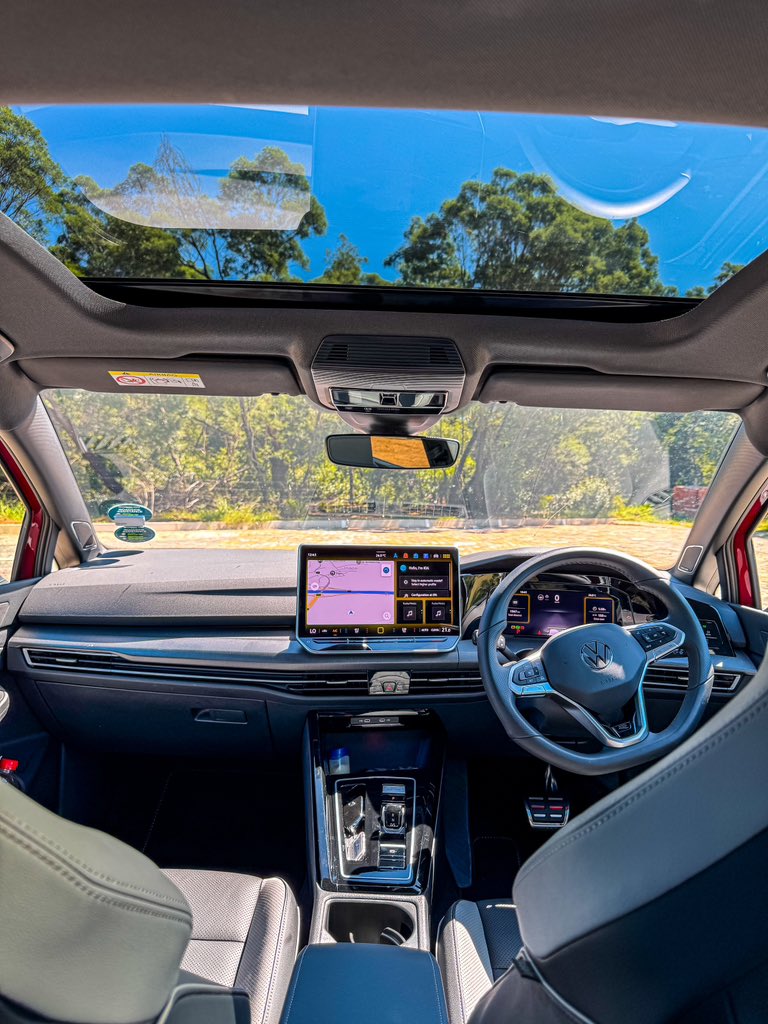 IamKumbi's tweet photo. The Golf 8.5 TSI starts at R580 000 with this R-Line Plus being the range topper coming in from R688 100.
#VWGolf2025 #GolfPressLaunch #TheIconIsBack https://t.co/fkjdteRjGb