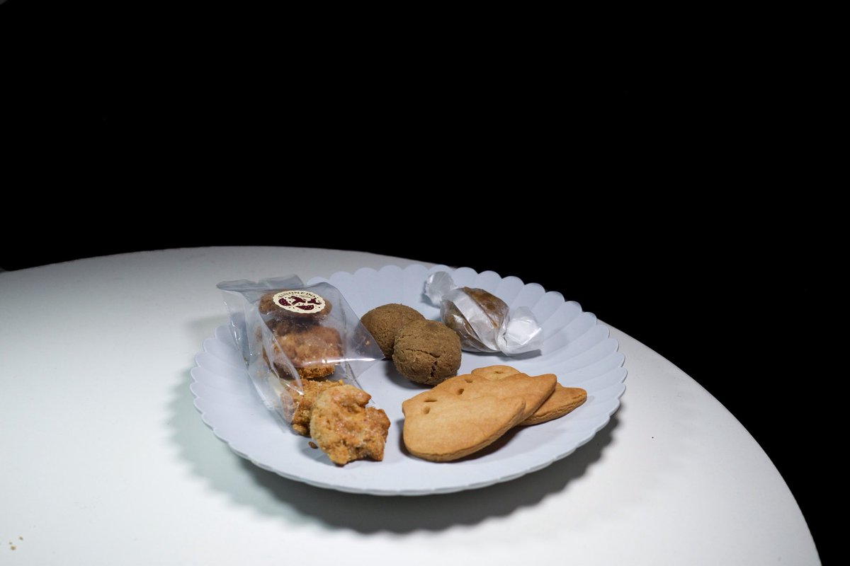 毎週水曜日しか営業していないお菓子屋
「きのね堂」（神保町）

さくほろ食感に噛めば噛むほどメープル味わいが広がる「まゆげどり」

キャンディ包みが可愛い「ほうじ茶ボール」

黒胡椒のピリッとした辛さとチーズの香りが余韻に残る「パルメザンチーズ」

何を食べても美味しすぎた😋