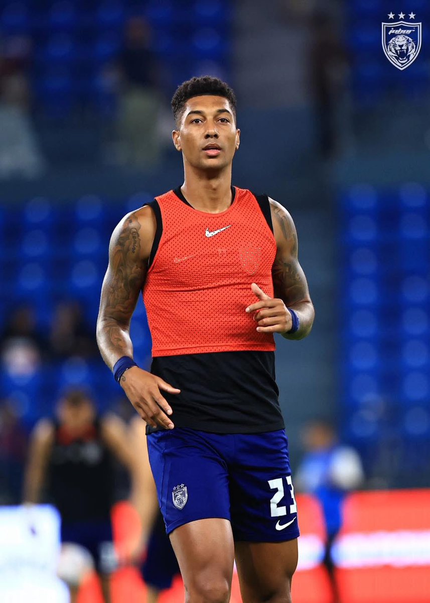 OfficialJohor's tweet image. Warming up and staying sharp 💪🏼

More photos at facebook.com/share/p/1DNXX6…

#JDTvKDN
#LigaSuper
#WhatCanYouDo
#TheTMJeffect
#LuaskanKuasamuJohor
#JDTforAll