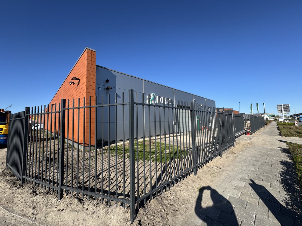 data_facilities's tweet photo. 🚧 Milestone Update from DFDC The Hague 🚧
We’ve officially brought the first 1.75 MW of new power capacity online as part of our 3.5 MW expansion! Read more on our blog at https://t.co/tcie6D3voy

 #DFDC #TheHague #Colocation #CarrierNeutral #ManagedColocation https://t.co/5BuRkrJX6d