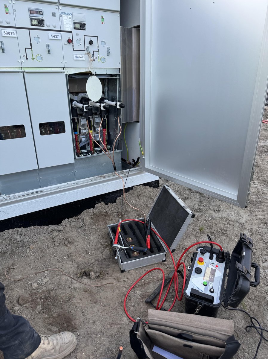 data_facilities's tweet photo. 🚧 Milestone Update from DFDC The Hague 🚧
We’ve officially brought the first 1.75 MW of new power capacity online as part of our 3.5 MW expansion! Read more on our blog at https://t.co/tcie6D3voy

 #DFDC #TheHague #Colocation #CarrierNeutral #ManagedColocation https://t.co/5BuRkrJX6d