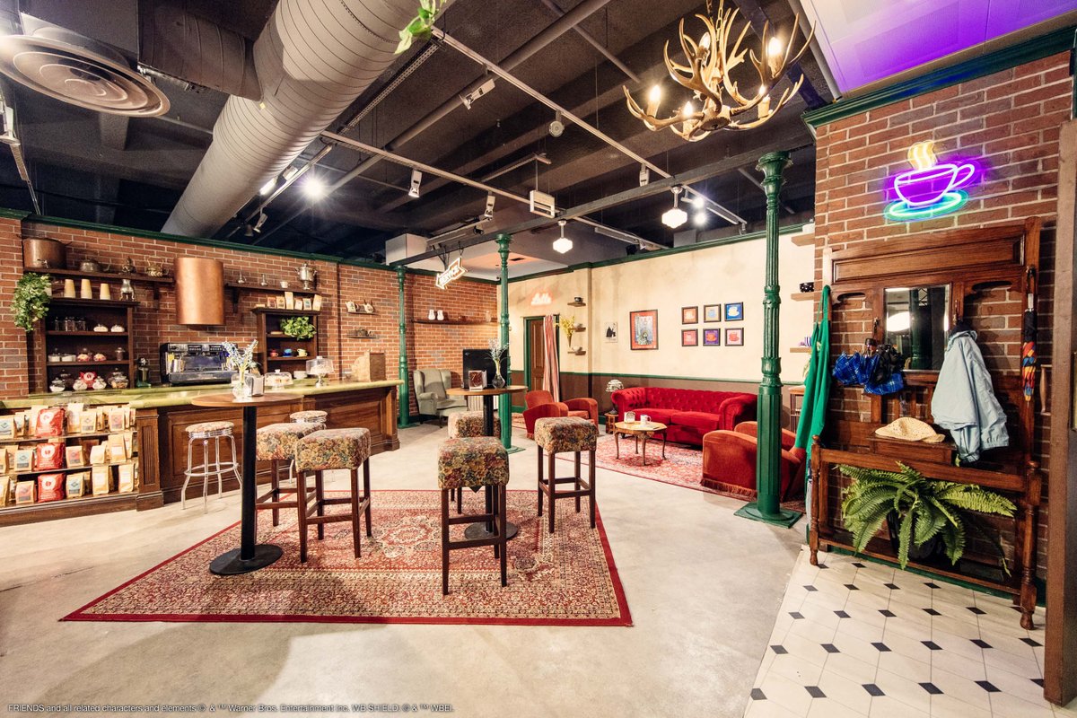 IFEMA_en's tweet photo. If you're a Friends fan, check out The Friends Experience at IFEMA MADRID.  👇

This immersive experience is open in Spain for the first time. See full-scale recreations, original clothing, and iconic sets.

🎟️ Tickets: https://t.co/SaxlUwTFdZ

#Feeltheinspiration at #IFEMADRID. https://t.co/EL6Q2LeIk2