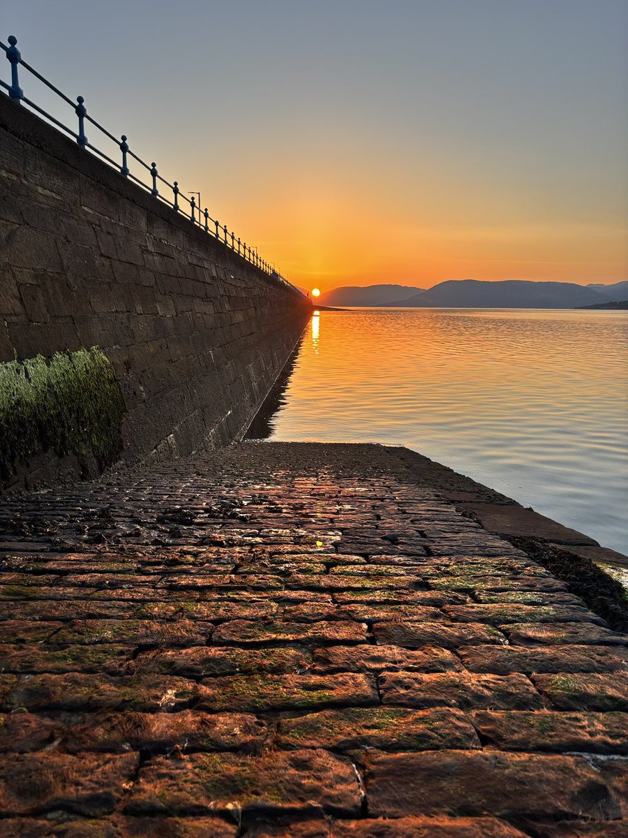 Beato79's tweet photo. Greenock sunsets https://t.co/o0vQVhAz4I