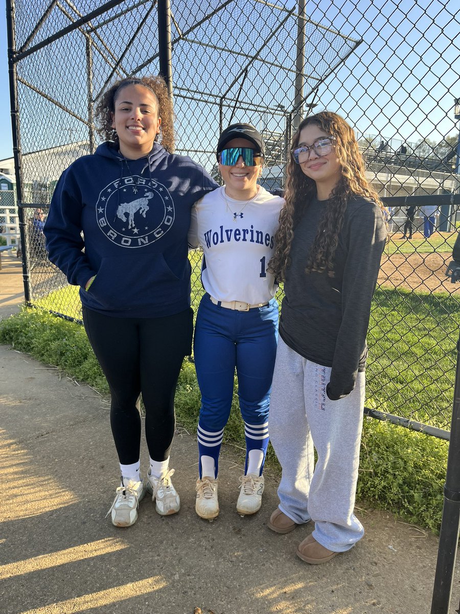 TVA Mizuno 2027/2028 (@tvamizunocruz) on Twitter photo Day off from coaching and headed out to see <a href="/StellaWeeks2027/">Stella Weeks | 2027 MIF/UTIL</a> play!!! <a href="/KiaraCruz152009/">Kiara Cruz</a> and Rylee Franklin came along to support!!! It was great seeing her!!! Day off from coaching and headed out to see <a href="/StellaWeeks2027/">Stella Weeks | 2027 MIF/UTIL</a> play!!! <a href="/KiaraCruz152009/">Kiara Cruz</a> and Rylee Franklin came along to support!!! It was great seeing her!!!