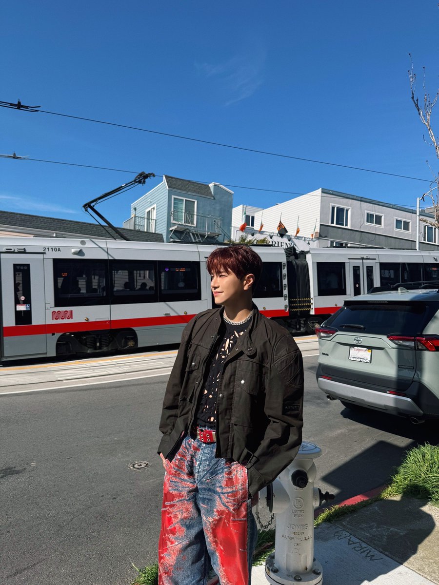 [#태환]

I was happy to be with VVS in beautiful San Francisco.🌳🐾🏘️🥖

#VANNER #배너 #TAEHWAN