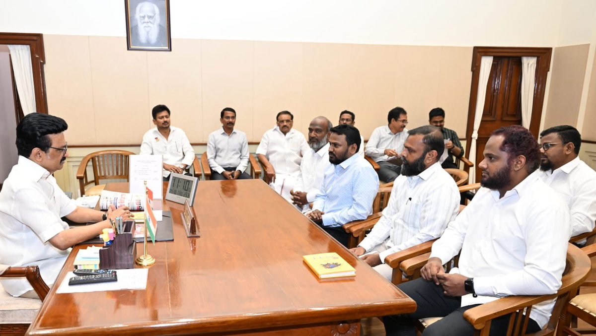 Thangalsyed1404's tweet photo. வக்ஃப் சட்ட திருத்தம் குறித்து தமிழ்நாடு சட்டமன்றத்தில் தனித் தீர்மானம் நிறைவேற்றிய மாண்புமிகு தமிழ்நாடு முதலமைச்சர் மு.க.ஸ்டாலின் அவர்களை நேரில் சந்தித்து TNTJ மாநில நிர்வாகிகள் நன்றி தெரிவித்தனர்.
#unitedagainstwaqfbill
#TntjProtest
#TNCMStalin
#Waqf #IslamicWaqf https://t.co/Ddcwk4HKOp