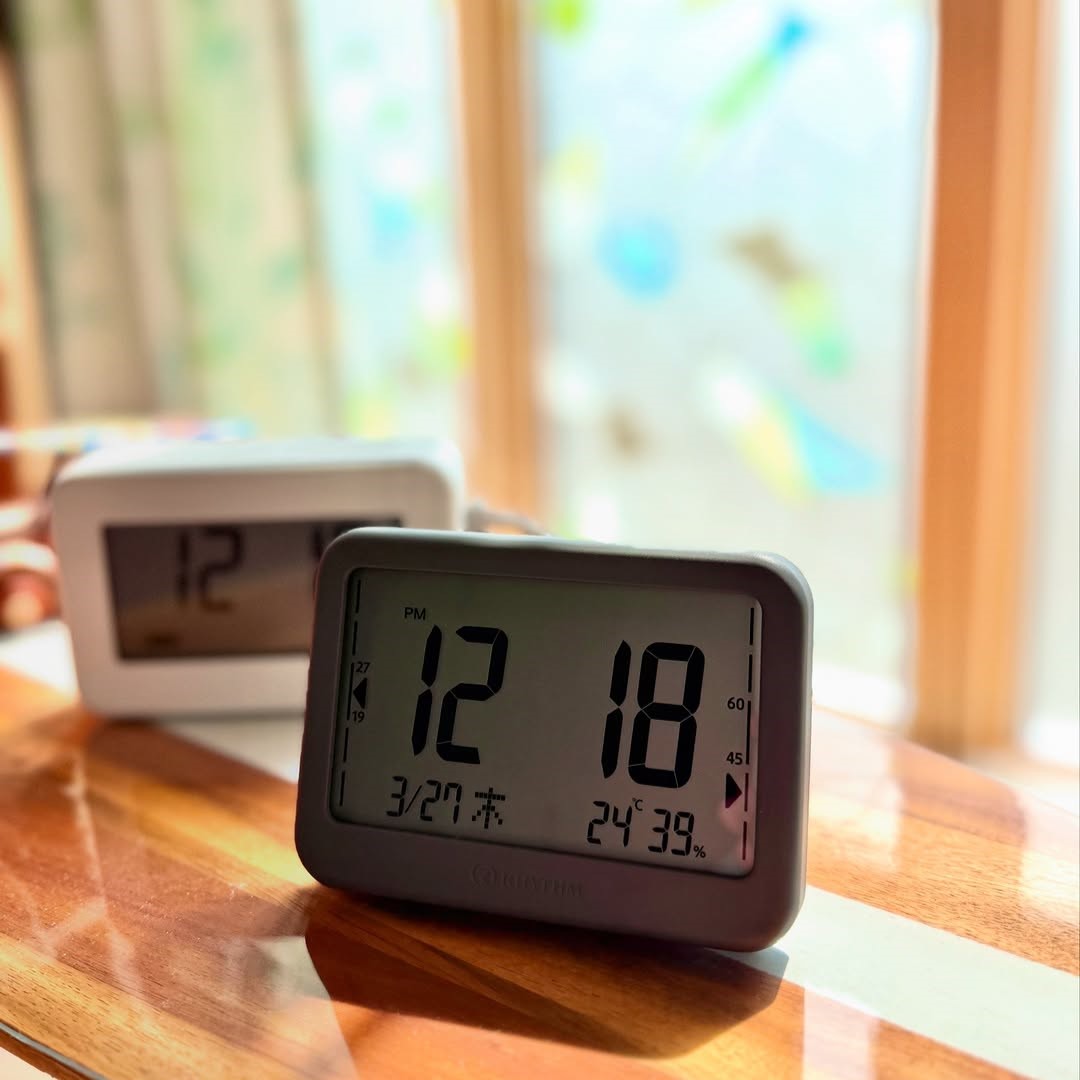 rhythm_1950's tweet photo. 活用シーンに共感したら「🏠」とコメントください
ご愛用のInstagram a.nnn03さま:
#COMFOMETER
快適な環境目安が直感的にわかり
いち早くチェック✅できる🫧
ーー
#LANTERNCLOCK
持ち運びしやすく、インテリアにもなじみやすくて、
非常時も不可欠な時計だよ🫧🩶🥰
ありがとうございます☺ https://t.co/nVTa18sL3V