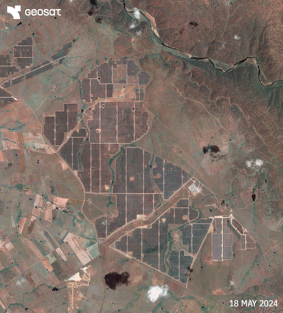 geosat_sat's tweet image. We can monitor large-scale solar projects via advanced satellite imagery — from site selection to ongoing operations. Our services:
🛰 Remote supervision
🔍 Change detection
🛠 Works verification
📊 Quasi real-time progress reporting
💡 Learn more 👉 bit.ly/3RbkLcc