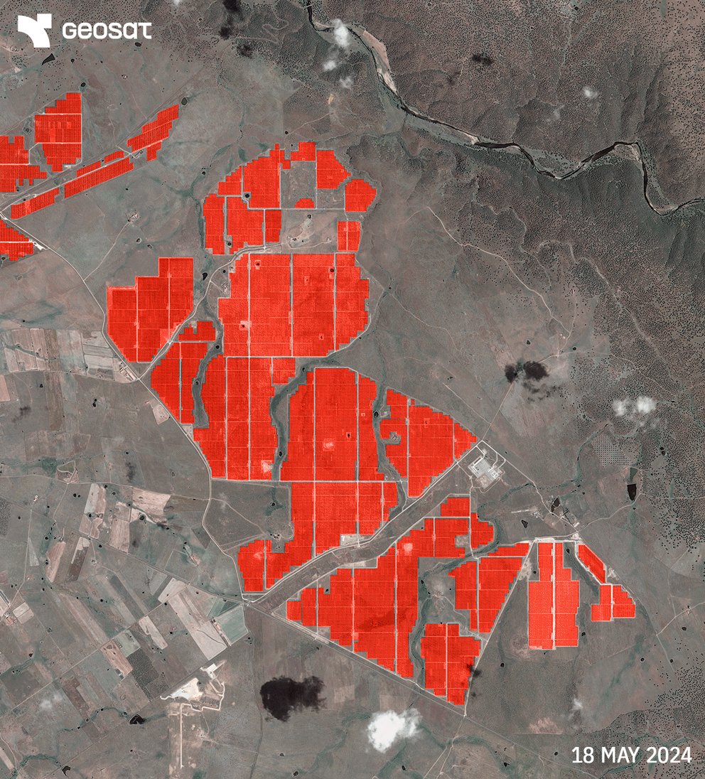 geosat_sat's tweet image. We can monitor large-scale solar projects via advanced satellite imagery — from site selection to ongoing operations. Our services:
🛰 Remote supervision
🔍 Change detection
🛠 Works verification
📊 Quasi real-time progress reporting
💡 Learn more 👉 bit.ly/3RbkLcc