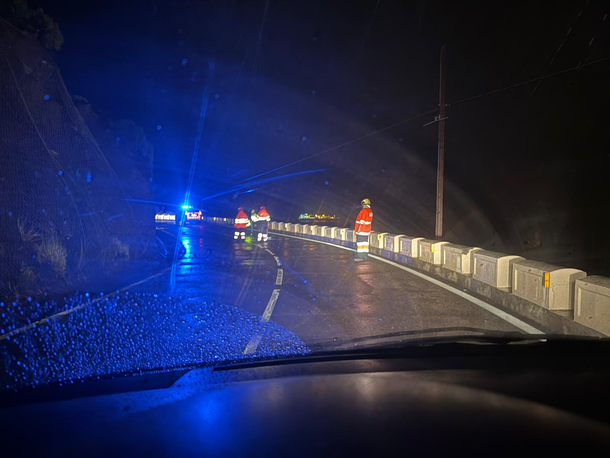 CECOPAL SC Tenerife (@cecopalsc) on Twitter photo Y se han producido 8 intervenciones por ⛰️🚧desprendimientos en:
- TF-12 (PK 5) y (PK 13)
- TF-123 junto al albergue
- TF-121 acceso a Las Gaviotas
- TF-134 proximidades túnel de Taganana
- Subida a Taganana (PK 6)
Solventados por <a href="/carreterasTF/">Movilidad y Carreteras Cabildo de Tenerife</a> <a href="/PoliciaLocalSC/">Policía Local SC Tenerife</a> y <a href="/ProteCivilSCTF/">Voluntariado de Protección Civil SC Tenerife</a> Y se han producido 8 intervenciones por ⛰️🚧desprendimientos en:
- TF-12 (PK 5) y (PK 13)
- TF-123 junto al albergue
- TF-121 acceso a Las Gaviotas
- TF-134 proximidades túnel de Taganana
- Subida a Taganana (PK 6)
Solventados por <a href="/carreterasTF/">Movilidad y Carreteras Cabildo de Tenerife</a> <a href="/PoliciaLocalSC/">Policía Local SC Tenerife</a> y <a href="/ProteCivilSCTF/">Voluntariado de Protección Civil SC Tenerife</a>