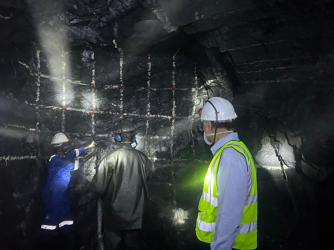 #Rwanda 🇷🇼 : “Hier, nous avons eu l'honneur d'accueillir le conseiller principal des États-Unis pour l'Afrique, Massad Boulos, à la mine de Trinity Nyakabingo, premier producteur de tungstène d'Afrique. Il a découvert les plans de croissance de Trinity et a visité la mine pour