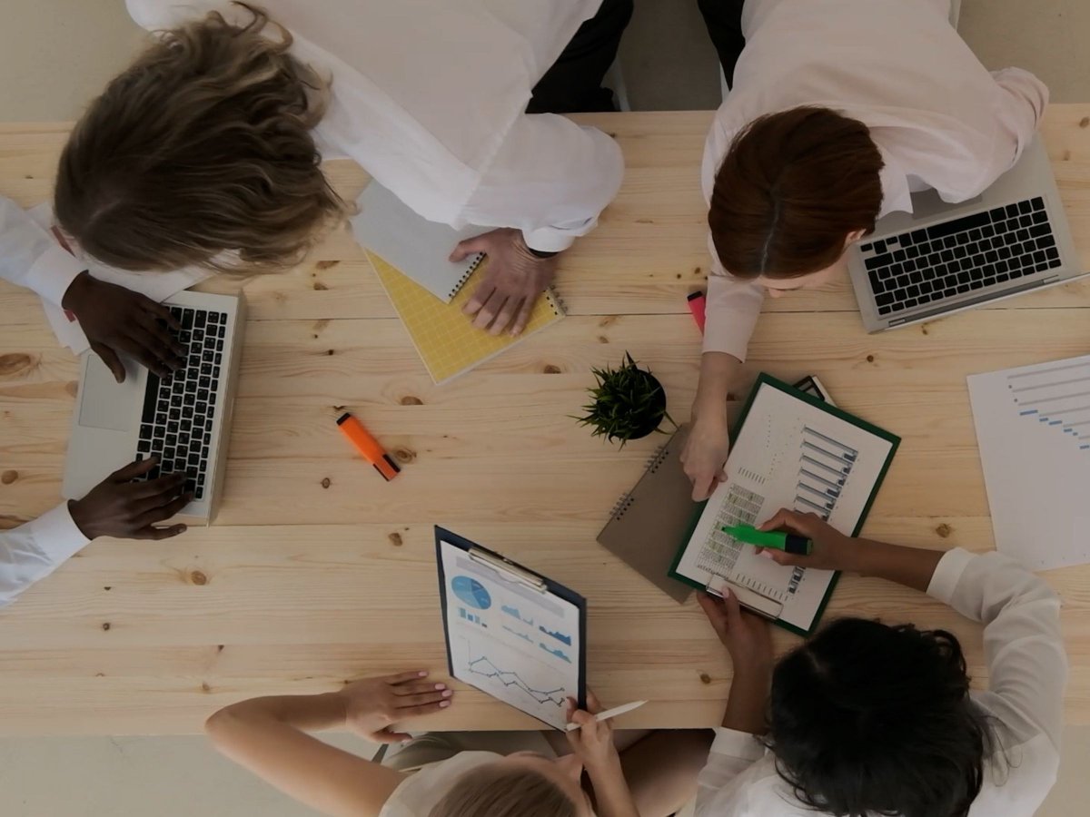 ATTRACTEU's tweet image. How do innovation ecosystems enable effective collaboration and knowledge flow? 🧐 The #COREproject examines social relationships, knowledge transfer &amp;amp; creative interactions in European Research Infrastructure ecosystems to understand how actors connect &amp;amp; drive innovation 💡.