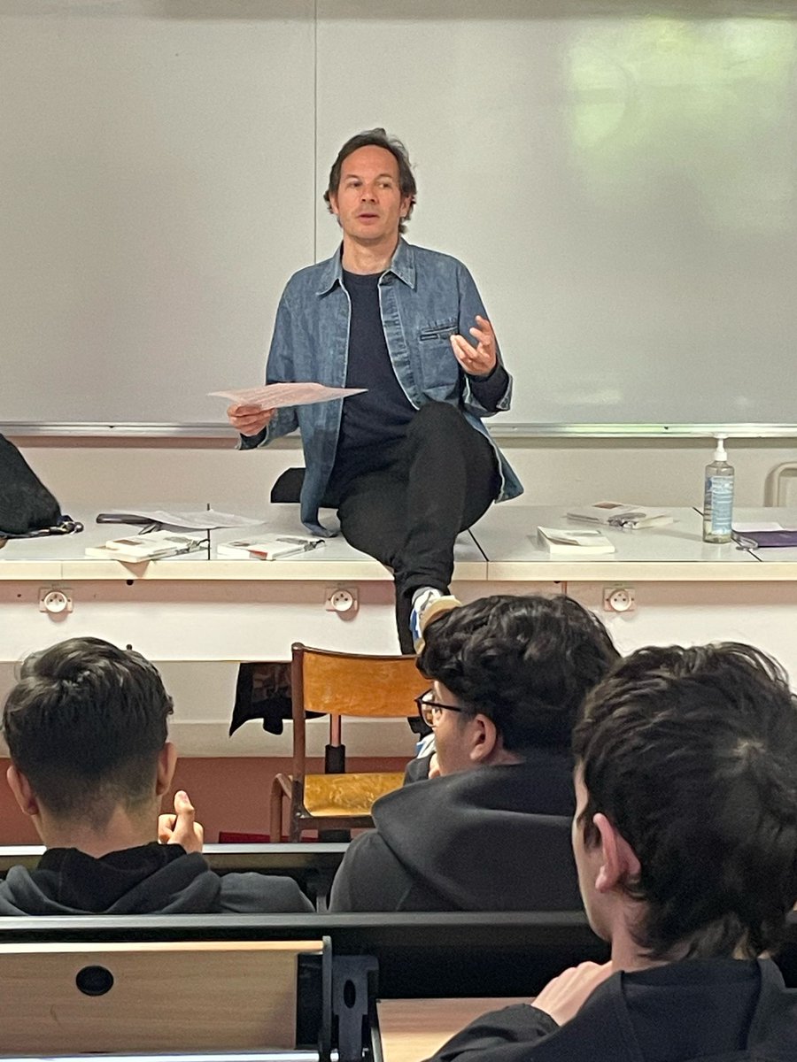 LPNeauphle's tweet photo. 📚 Une belle Leçon de Littérature d’Erwan Desplanques pour nos élèves de Seconde et de Première Genérale !
Cc @La__MeL, Conseil Régional d’@iledefrance https://t.co/ga2H9wXPES