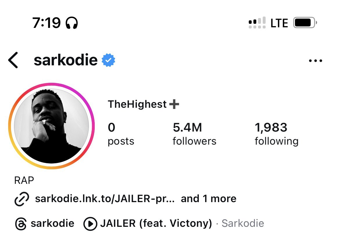 Gyimboat82's tweet photo. After all who’s going to end up the carrier?@sarkodie is bigger than @tv3_ghana  with this number of followers on both IG &amp; X. @tv3_ghana needs @sarkodie more than the highest needs them! 🔥@EFYA_Nokturnal @kwadwosheldon @BenopaOnyx1 https://t.co/0LlKUJ9ZHr