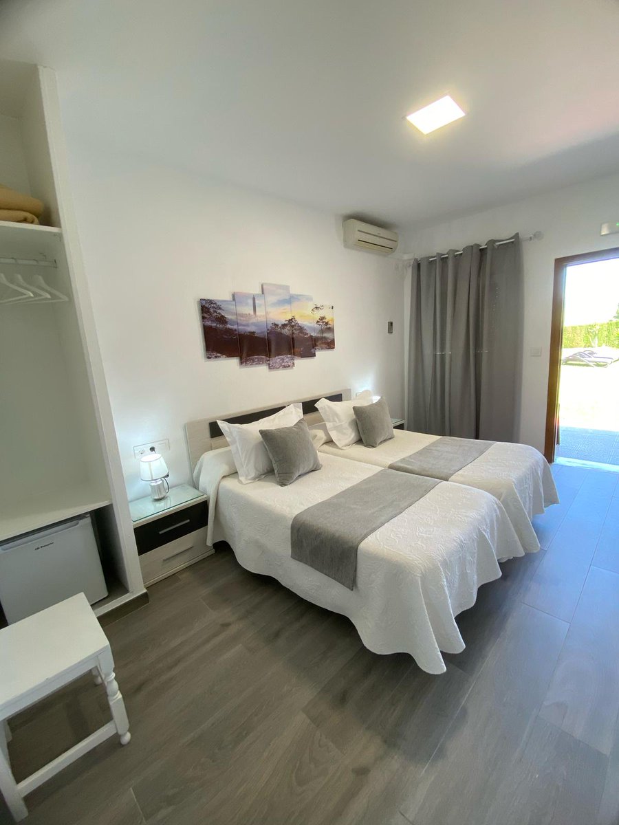 #habitacion #reformada visita nuestra web 
hostalellevante.com en #Tarifa
