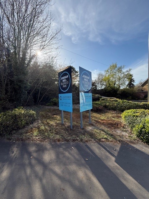 RedbrickPrint's tweet photo. Pleasure managing this project for Savills at OUP in Oxford, from design brief through to production then install we cover all bases &amp; nationwide #design #print #install https://t.co/UKvmIv9w4i