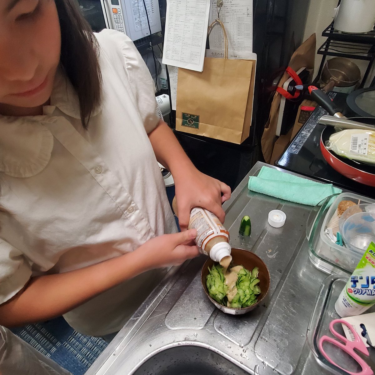 stephcryptie's tweet photo. While the market is red, let's touch green.
My 9 yrs old daughter..
"Cucumber is life" 😅👍💚 https://t.co/eOQmRAQNw3