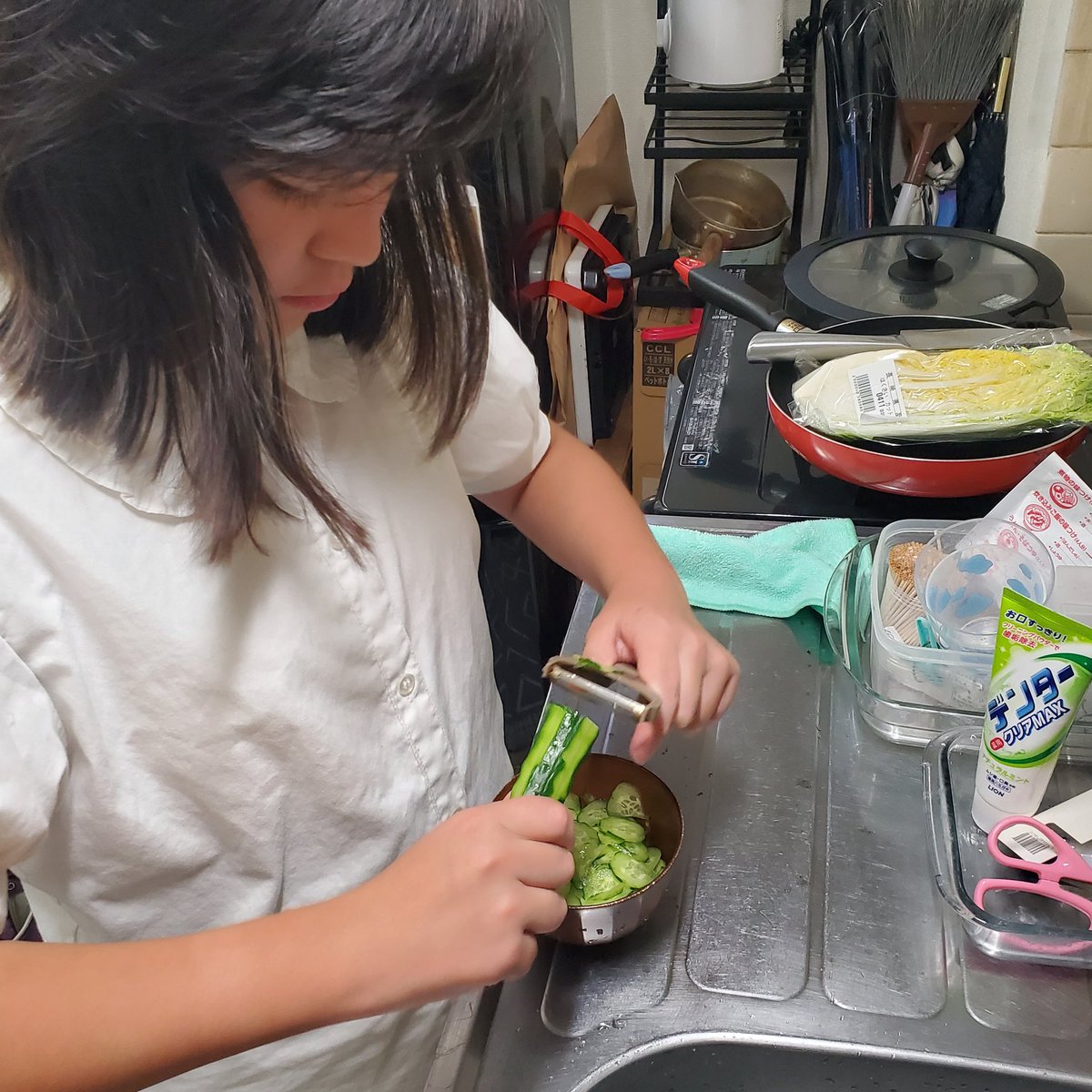stephcryptie's tweet photo. While the market is red, let's touch green.
My 9 yrs old daughter..
"Cucumber is life" 😅👍💚 https://t.co/eOQmRAQNw3