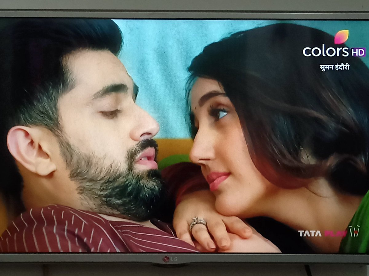 ATSkolkatafc's tweet image. #Sumerth &amp;gt;&amp;gt;&amp;gt;&amp;gt;&amp;gt;&amp;gt; 
Sumi is so much in the mood these days 🥰✨ 
And who's lucky? Our Netaji but!! 
The way she was claiming her rights on him 🥹🎀 
Netaji, Please realise how lucky you are and behave accordingly!! 
@ashnoorkaur03 #AshnoorKaur #SumanIndori