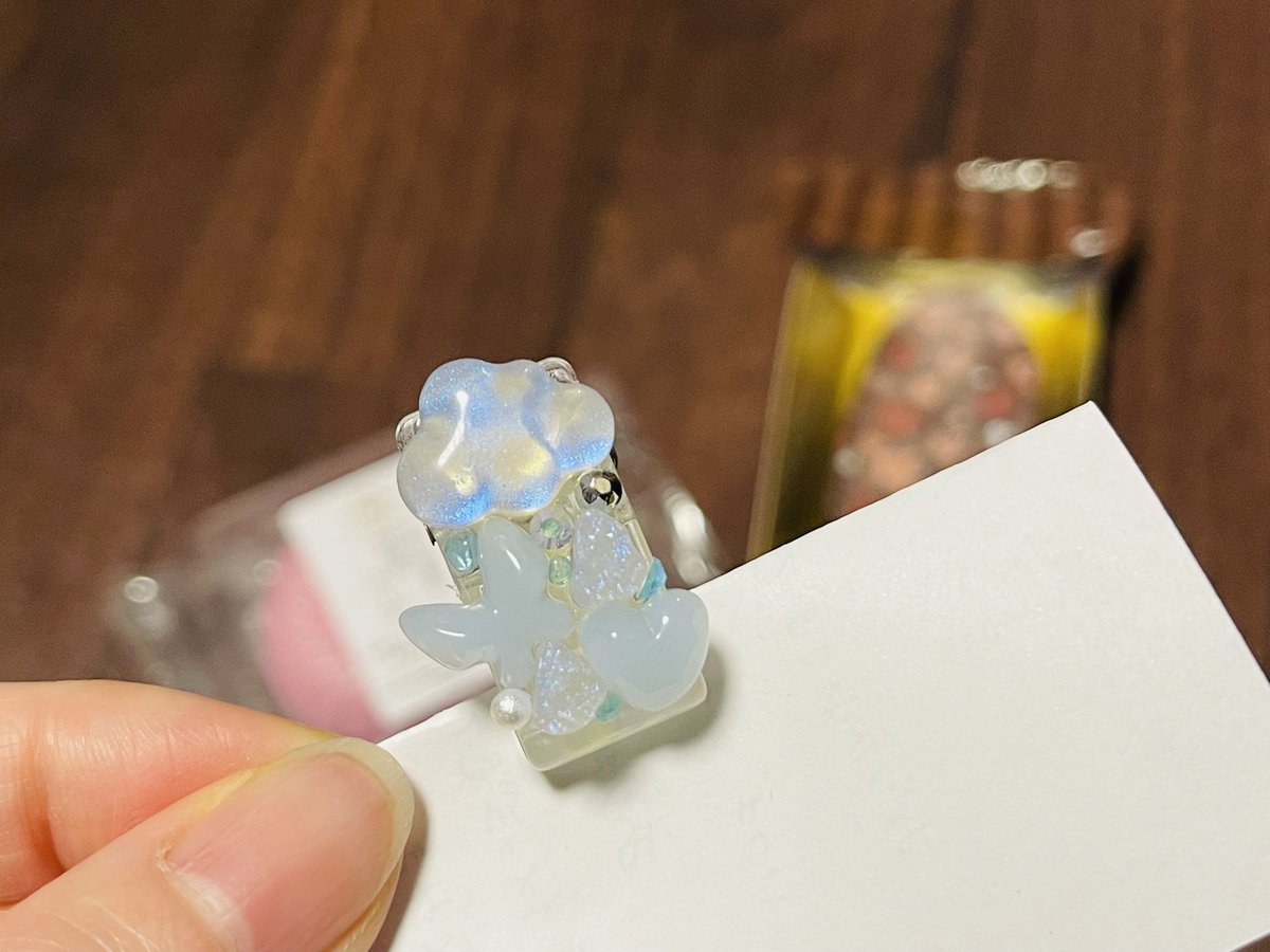 aya_kamide's tweet photo. めちゃくちゃかわいいお菓子にスープ、そしてお手紙💕更にはなんと手作りのクリップまで😍
超かわいい〜💕✨
公演を観に来ていただけるだけでも感謝で涙ちょちょぎれちゃうのに、こんな贈り物まで😭✨ほんっとうに嬉しい🥰
本当にありがとうございます〜🫶
#東京VATS
#Reeead https://t.co/7lBxLOvq1l