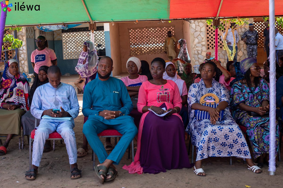 Merci Djougou 🤩🤩

La caravane #DOXAMI a fait escale chez vous, et on repart avec des souvenirs forts, des regards allumés et des discussions qui comptent.

À travers les échanges sur la loi SR 2021-12, les DSSR et le bien-être des jeunes, vous avez prouvé que l’engagement