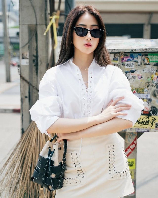 Have fun 

🙌🏻🙌🏻 <a href="/Yoko_apasra/">Apasra</a> 

YOKO X H&amp;M LIGHTS UP LA
#HMThailandxYoko 
#HMxLAxYOKO