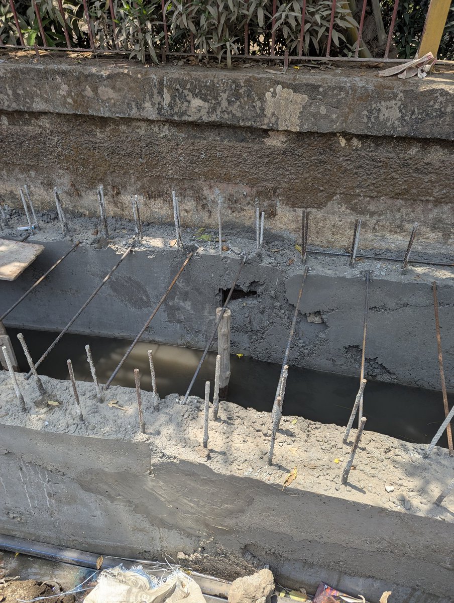 Quality of Civil work of SWD outside Sunder Nagar Municipal Garden Kalina Santacruz East. Steel exposed and concrete missing. It will be covered from top now so will be invisible. Where are BMC Road Engineers.<a href="/mybmcInfra/">mybmcInfra</a> <a href="/mybmcWardHE/">Ward HE BMC</a> <a href="/VarshaEGaikwad/">Prof. Varsha Eknath Gaikwad</a> <a href="/ReggiePDias/">Reggie Peter Dias</a> <a href="/MelwynF55275571/">Melwyn Fernandes</a>