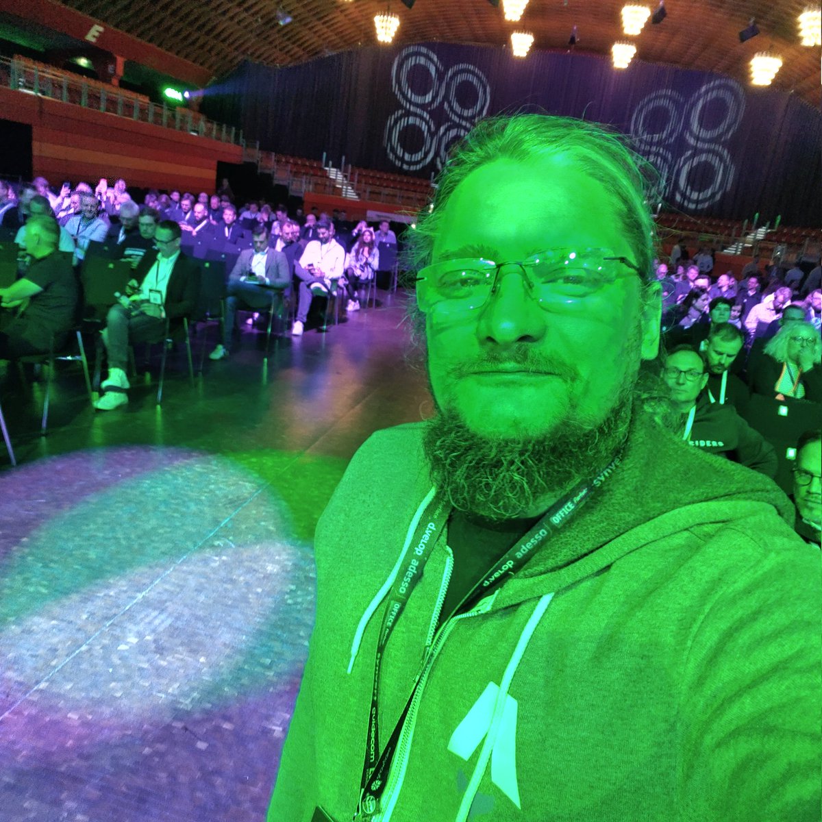 nevercodealone's tweet photo. Sitzplatz 1 auf der #dataunplugged in Münster. Zwei Tage KI Spektakel und abends Jan Delay. Wer ist noch am Start? https://t.co/h6w7KwQnYO