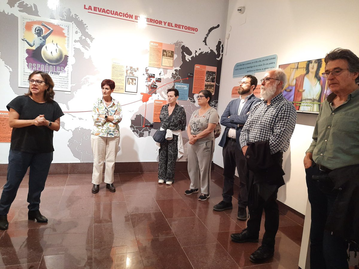 Gracias a la Fundación Juan Negrín por poder disfrutar la exposición "Vivir sanos y felices. Salud y educación infantil en la II República” y por la invitación a impartir la conferencia "Spaanse kinderen. Historias de vida de los niños españoles exiliados en Bélgica" #histed