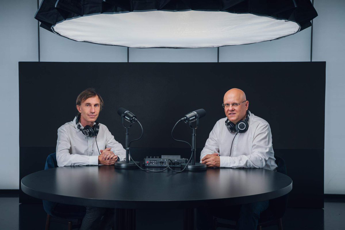 wiiw_ac_at's tweet photo. 🎧 Hunderte Milliarden auf den Konten – die Russen haben Geld. Aber wie lange hat der Staat noch genug?
Folge 15 des @DiePressecom-Podcasts mit unserem #Russland-Experten Vasily #Astrov zur russischen Wirtschaft. #Podcast #RussiaUkraineWar
🎧➡️ https://t.co/AaQqDiREvZ https://t.co/MMa4i4y4jw