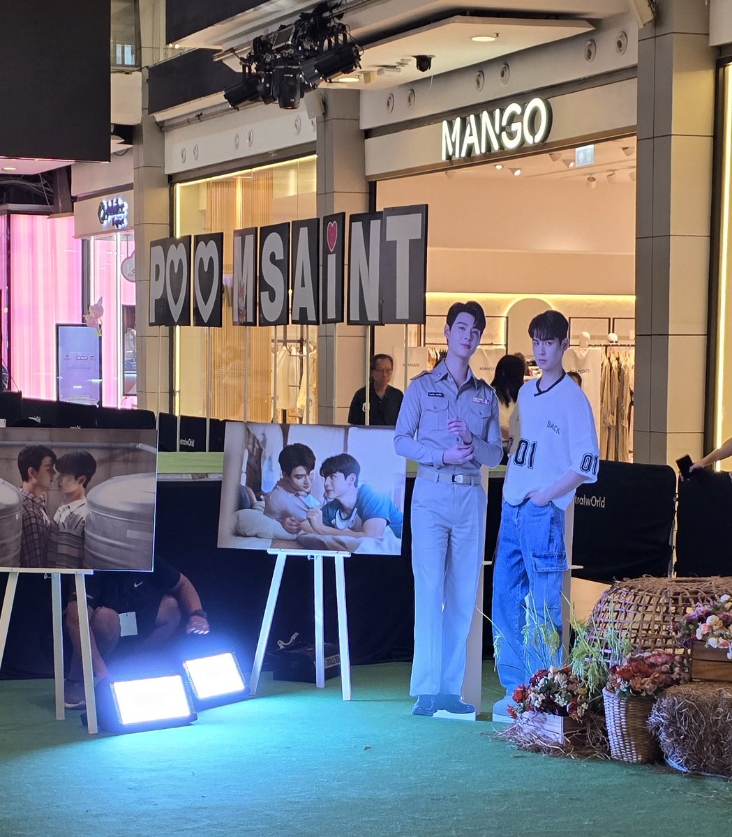 Seems like #PoomSaint are here posing for  photos
#หวานใจผู้ใหญ่จอม #ภูมเซ้นต์ 
#MySweetHeartJom 
#Saint_sup #MingEr
#ppoomntp_ 
#PoomSaint